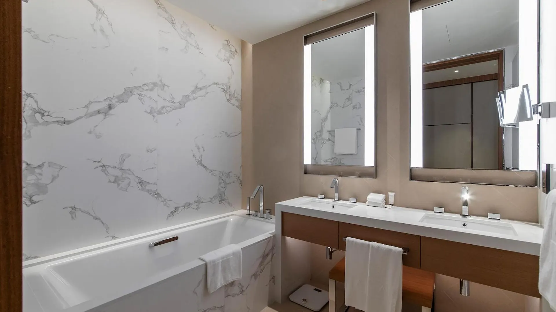 Deluxe 2Br With Full Burj Khalifa And Fountain View Apartment Dubai United Arab Emirates